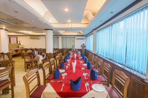Restaurant_Hotel-Sea-Crown_Cox'-Bazar-(8)