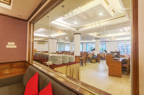Restaurant_Hotel-Sea-Crown_Cox'-Bazar-(9)